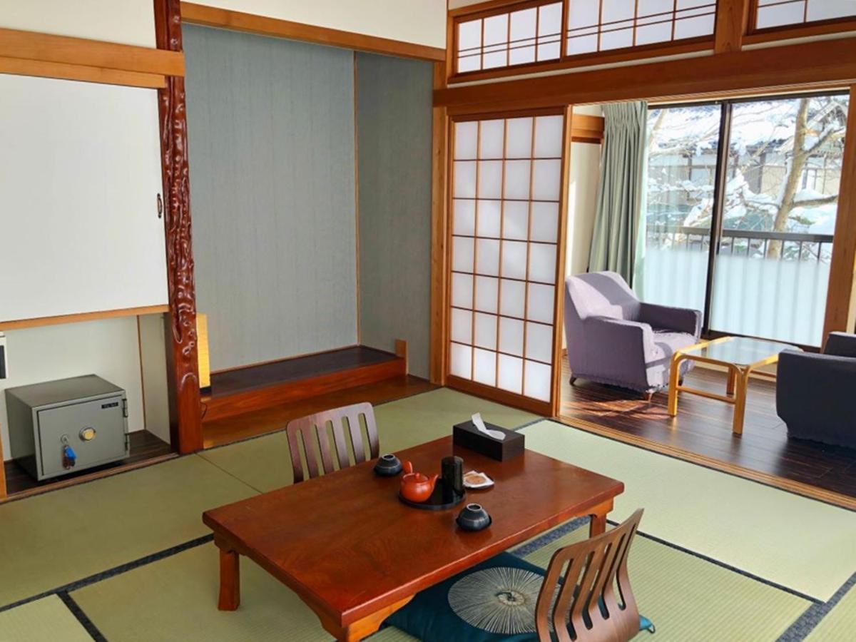 富山県 よしのや旅館 2* Nanto